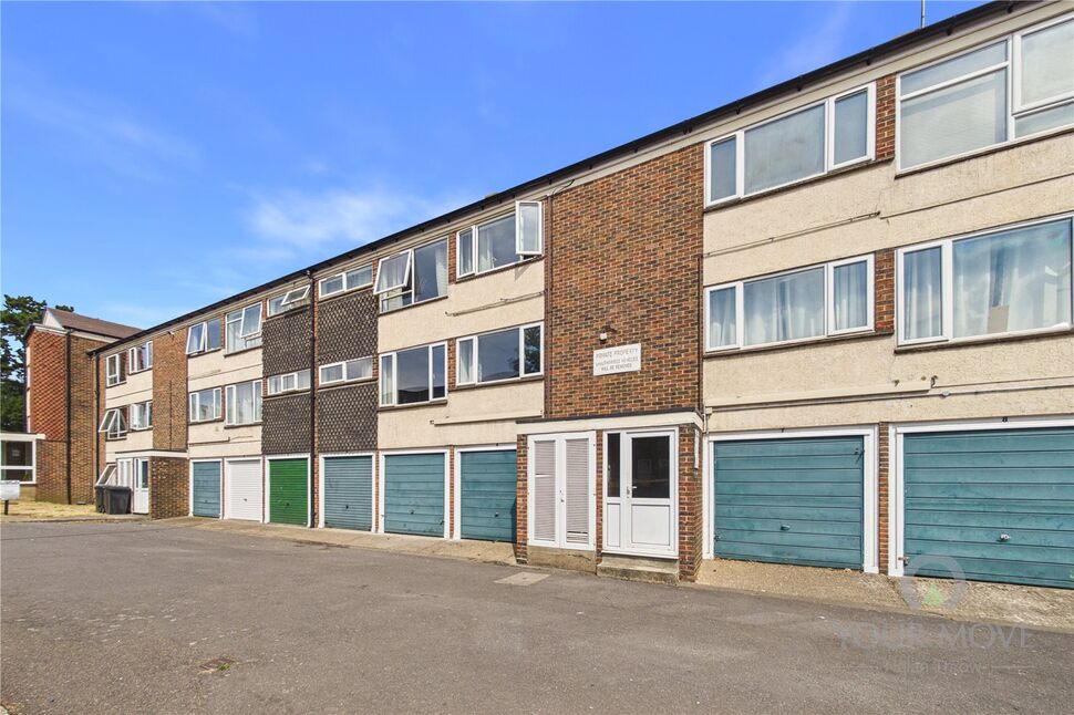 Flat Cliftonville Road in Northampton