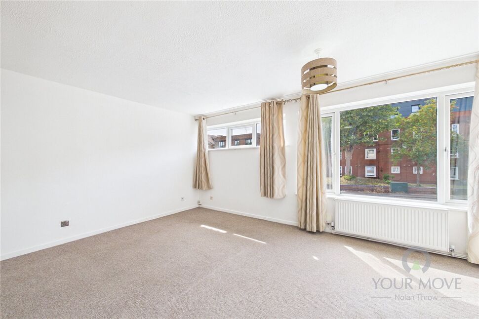 Flat Cliftonville Road in Northampton