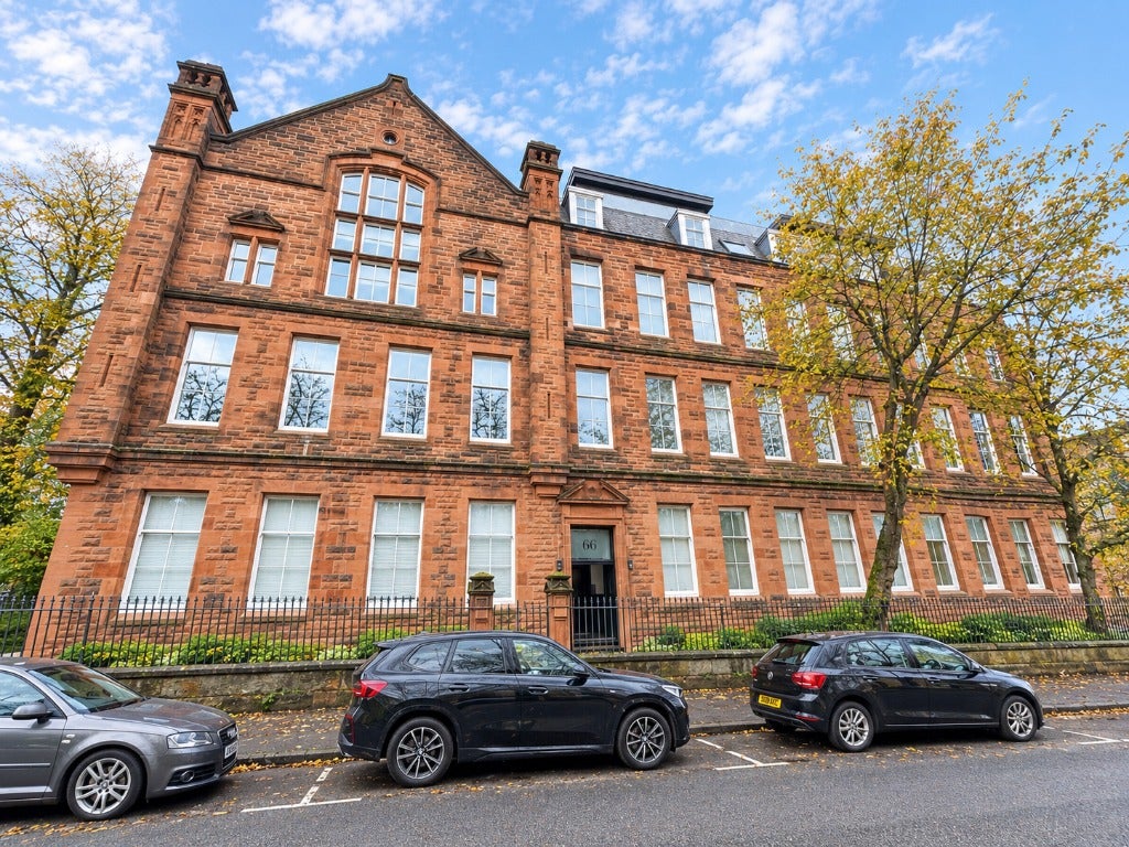 Flat Victoria Crescent Lane in Glasgow