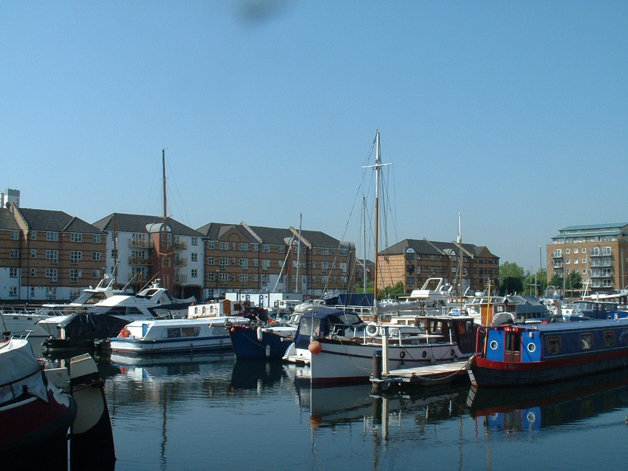 Flat Windsock Close in Greater London