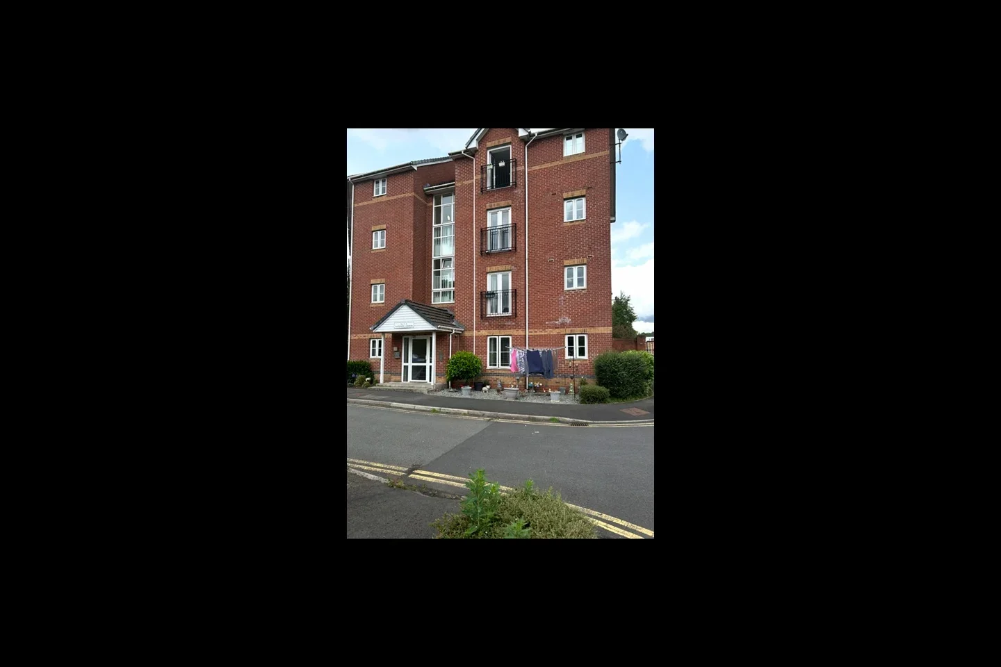 Room Waterside Gardens in Bolton