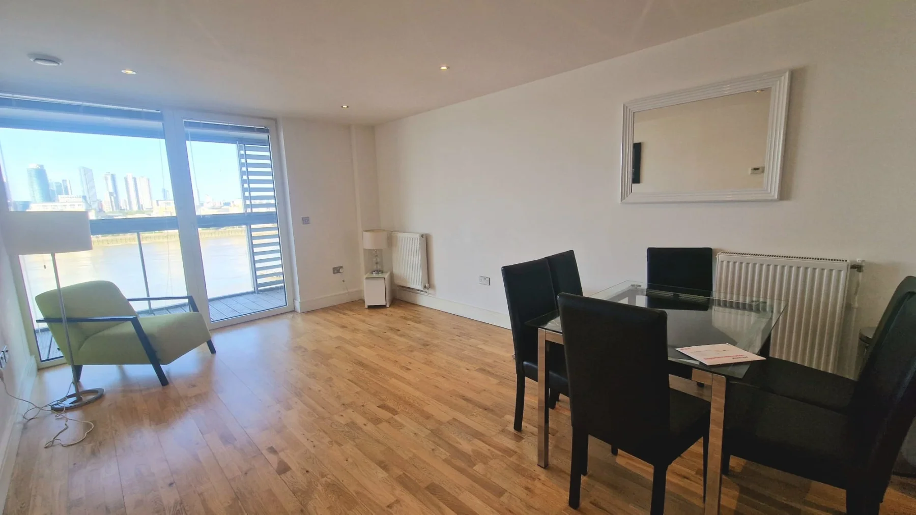 Flat Dowells Street in Greater London