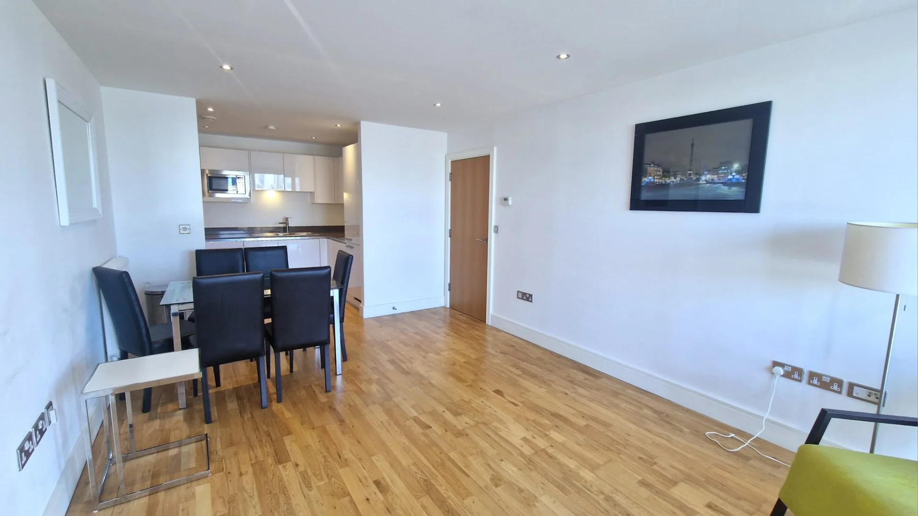 Flat Dowells Street in Greater London