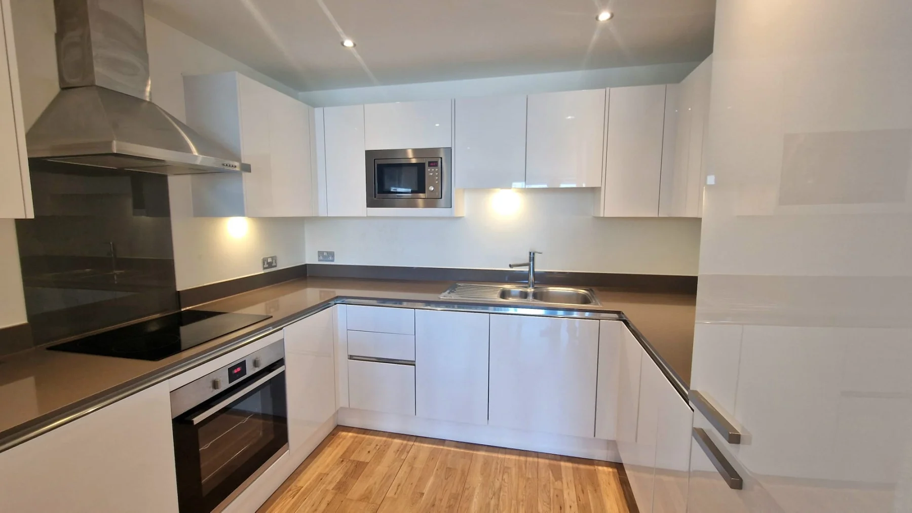 Flat Dowells Street in Greater London
