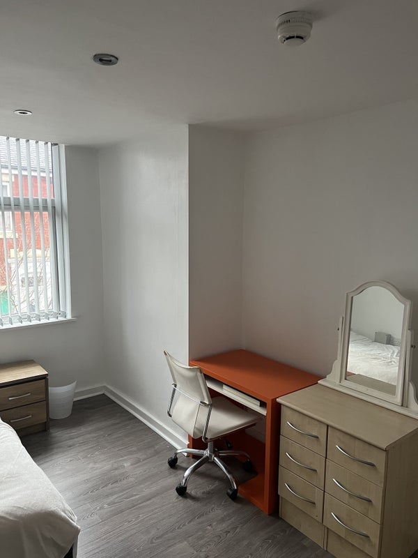 Room Leicester Road in Preston