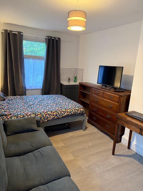 Room Ringstead Road in Greater London