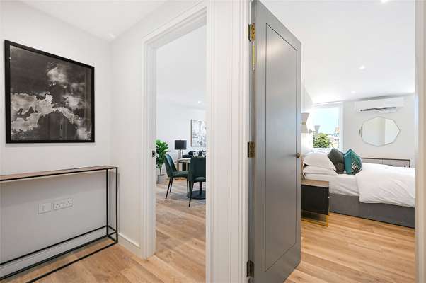 Flat Brompton Road in Greater London