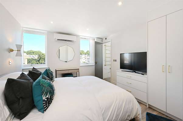 Flat Brompton Road in Greater London