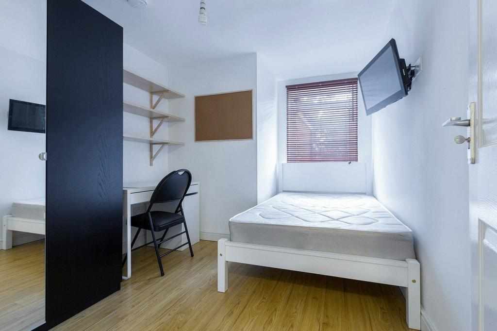 Flat Dawlish Road in Birmingham
