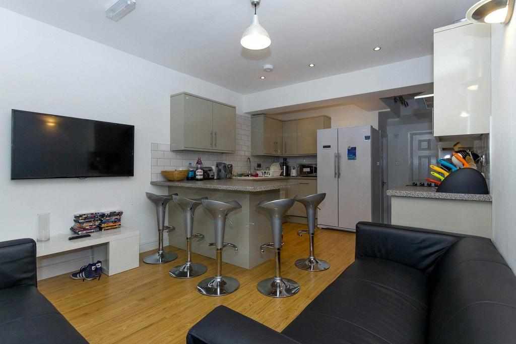 Flat Dawlish Road in Birmingham
