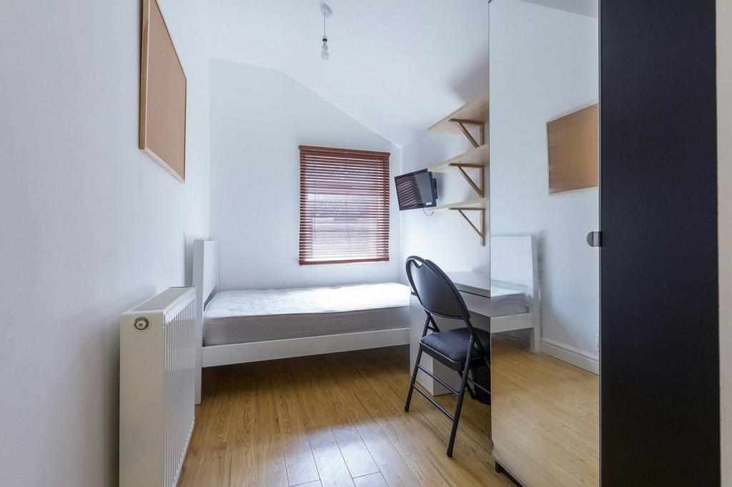Flat Dawlish Road in Birmingham