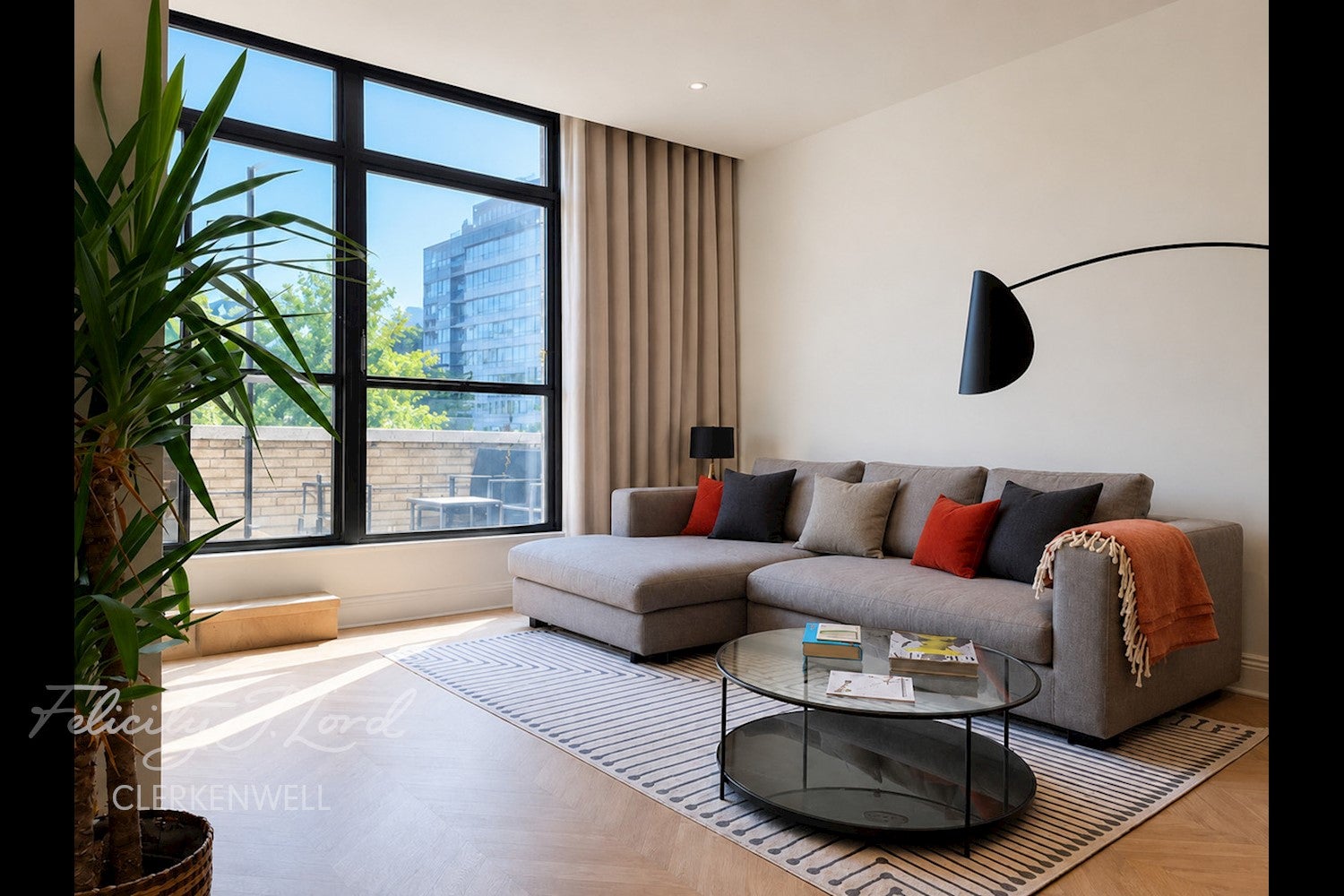 Flat Bunhill Row in Greater London