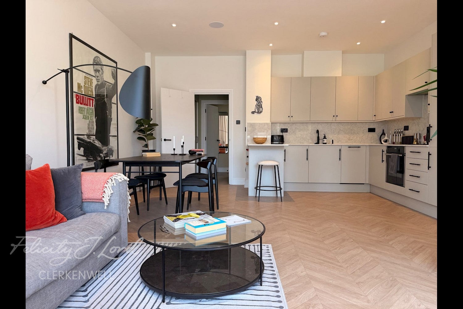 Flat Bunhill Row in Greater London