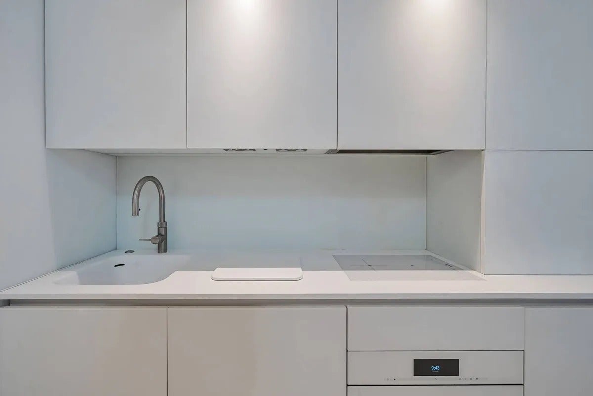 Flat Manson Place in Greater London