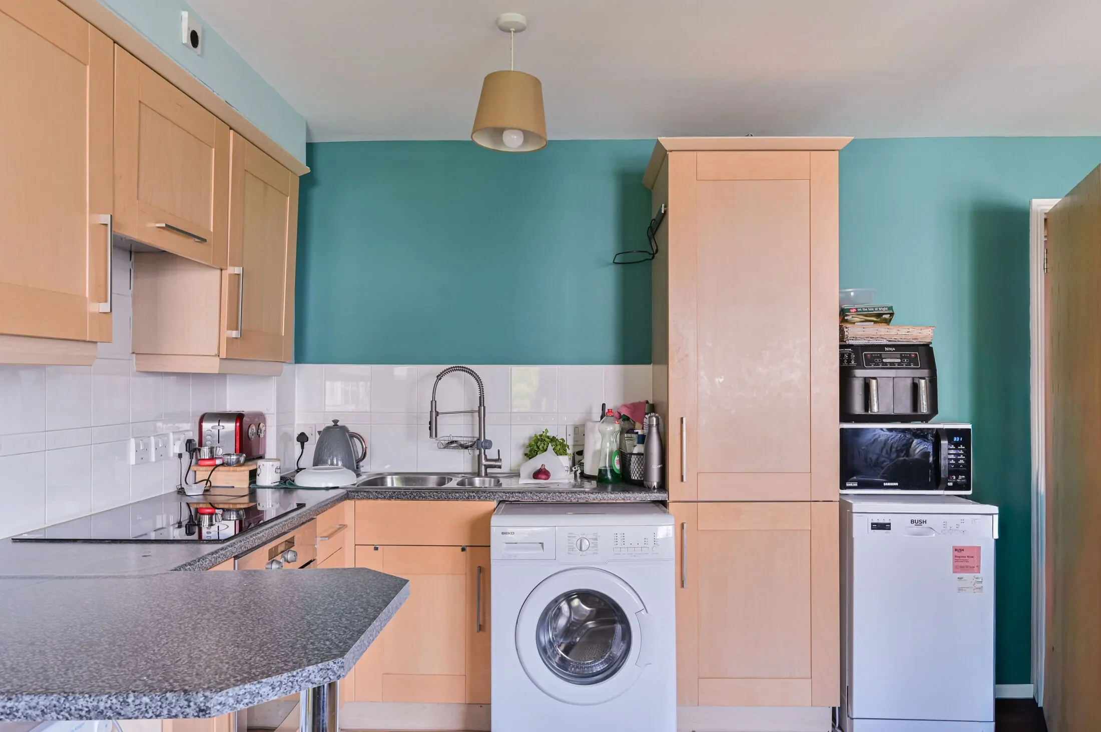 Flat Trinity Crescent in Greater London