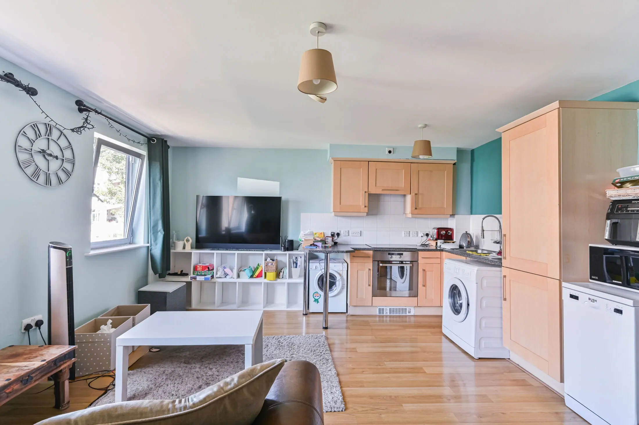 Flat Trinity Crescent in Greater London