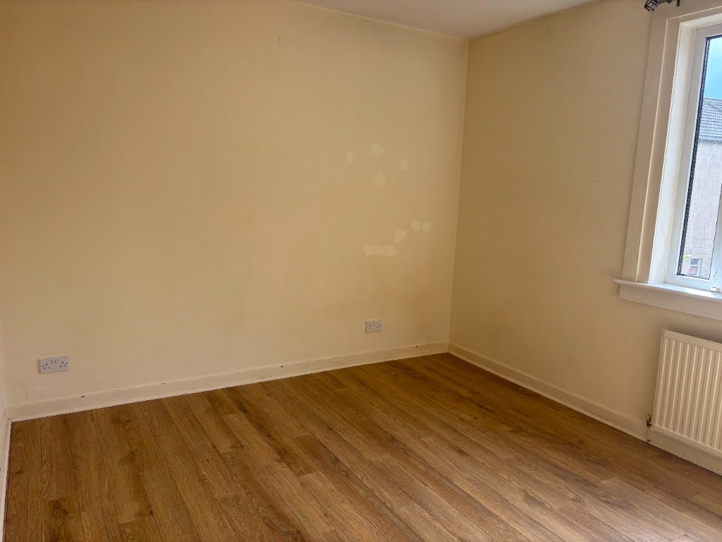 Flat Northfield Farm Road in City of Edinburgh