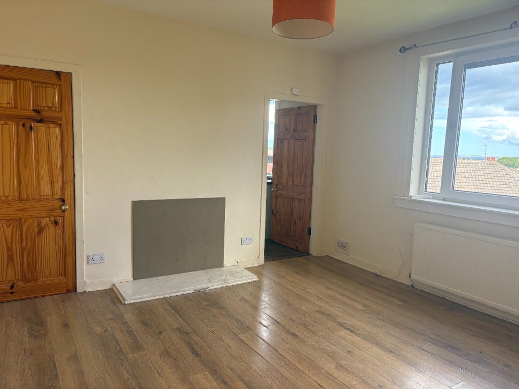 Flat Northfield Farm Road in City of Edinburgh