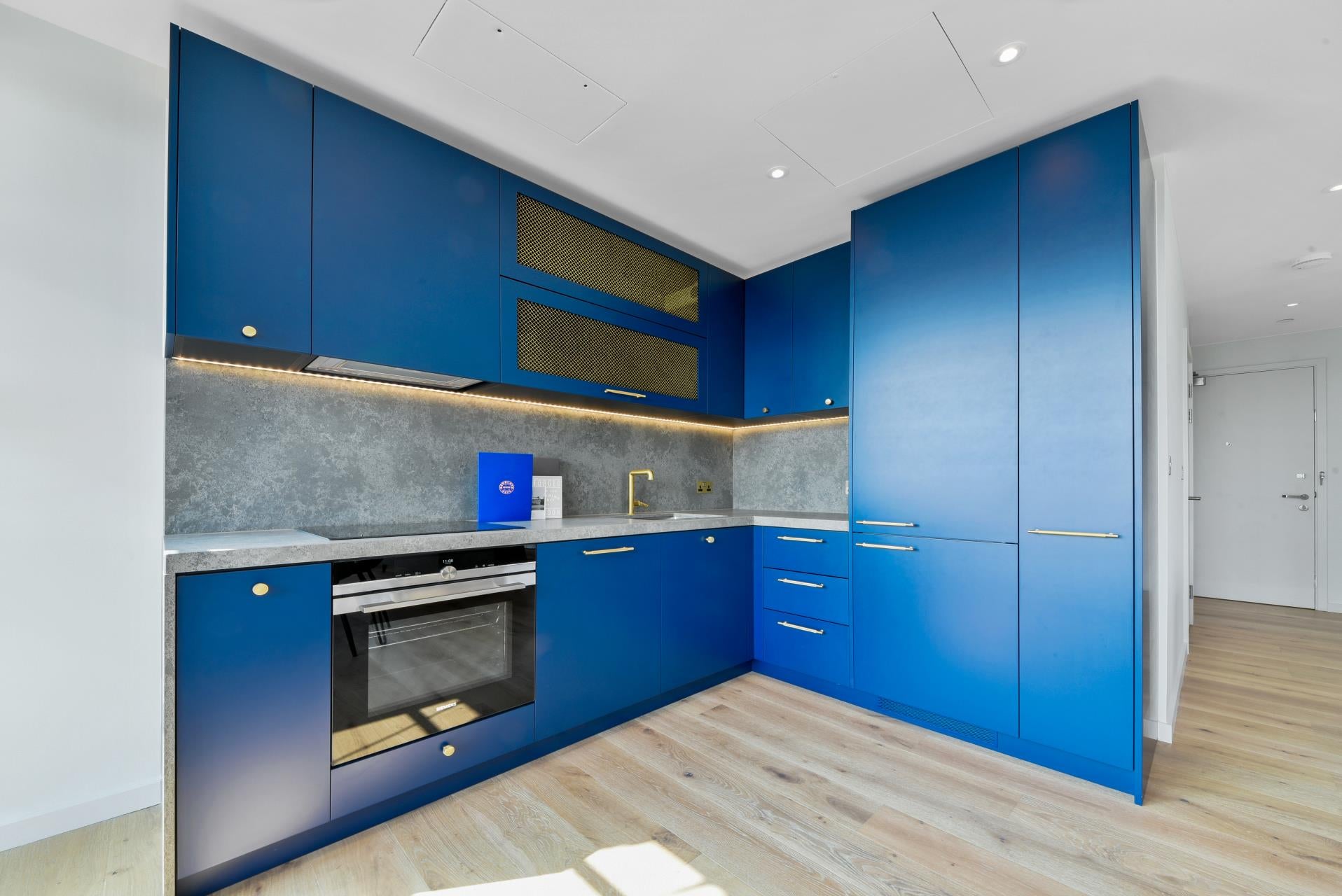 Flat Orchard Place in Greater London