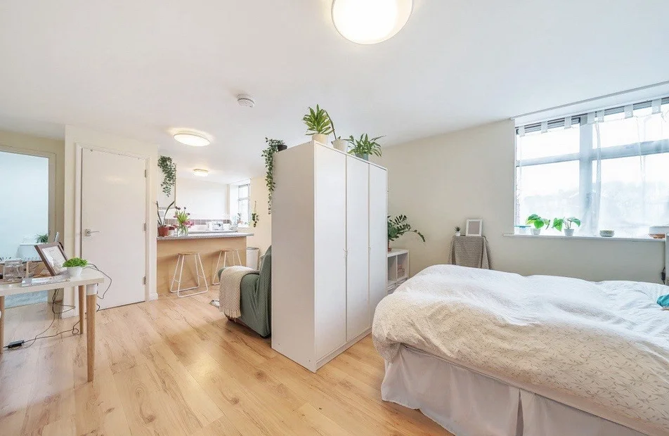 Flat Bell Green in Greater London
