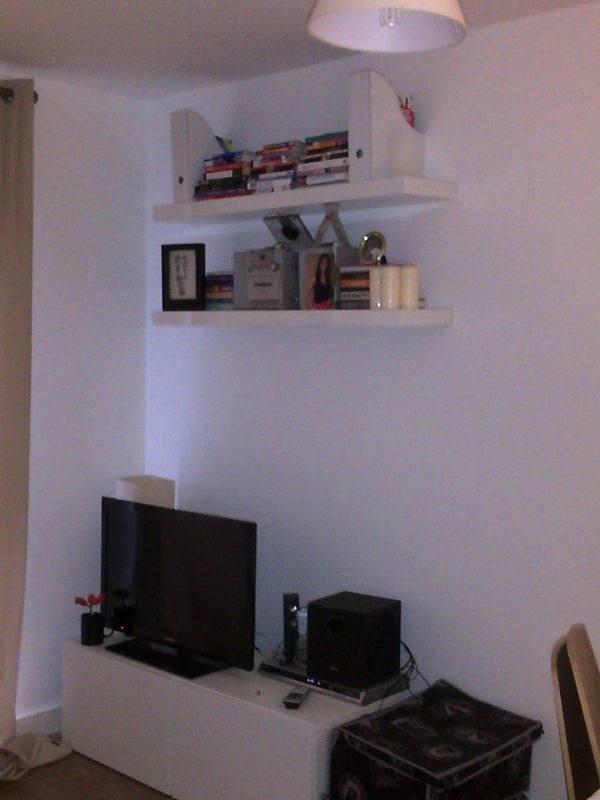 Flat Garratt Lane in Greater London