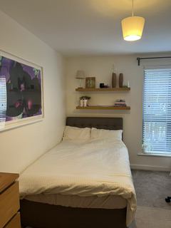 Flat Garratt Lane in Greater London