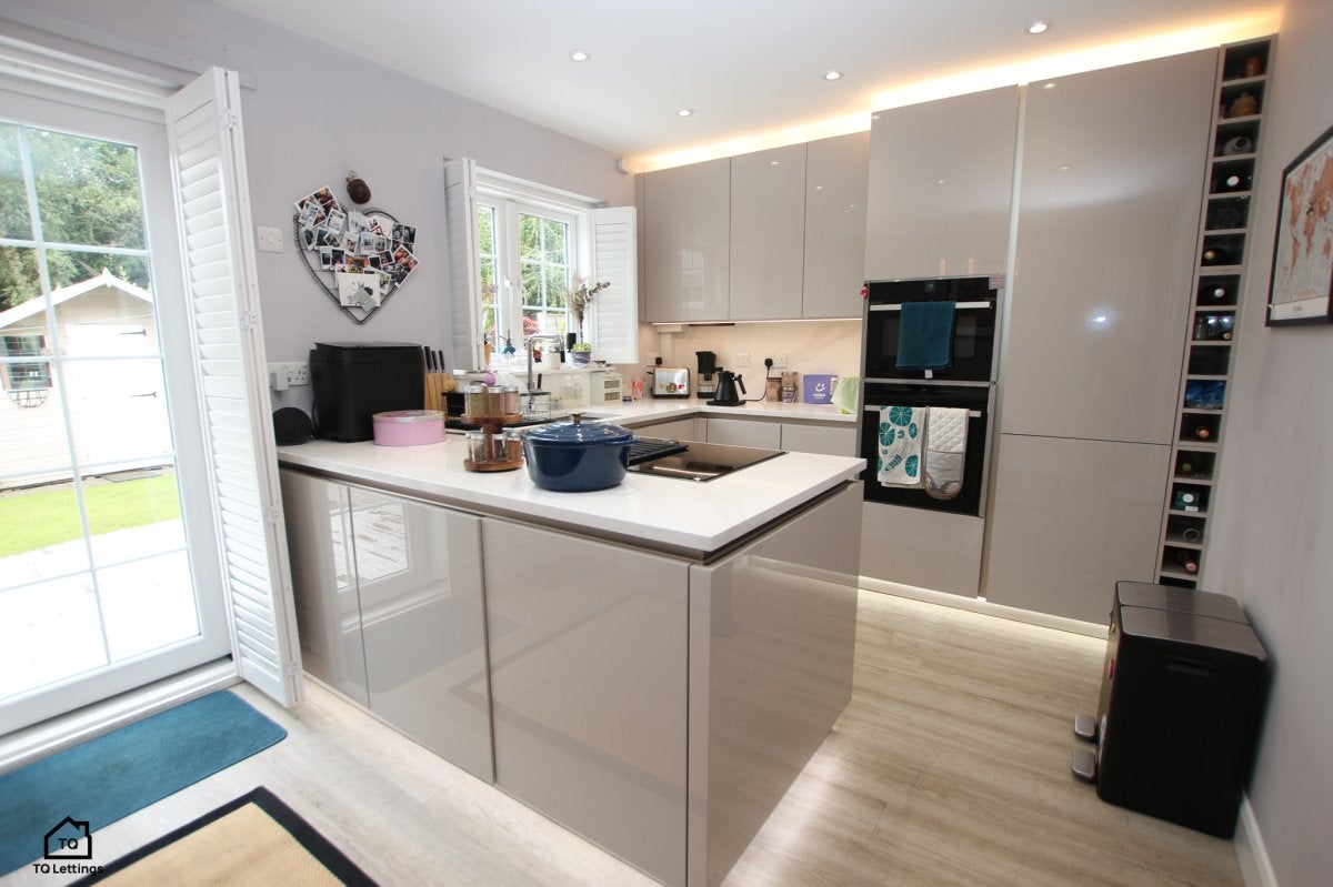 House Alderbury Avenue in Manchester