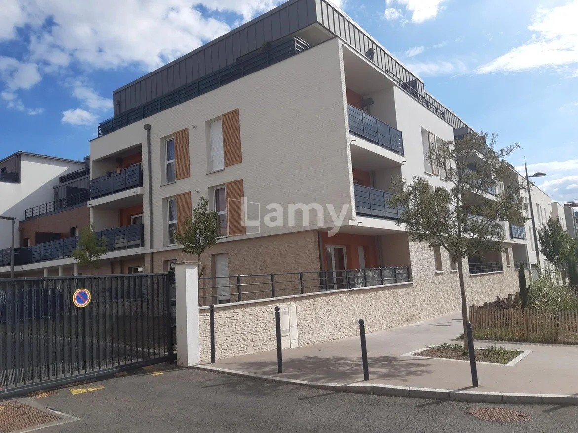 Appartement Rue du Docteur Guy Civil à Orléans
