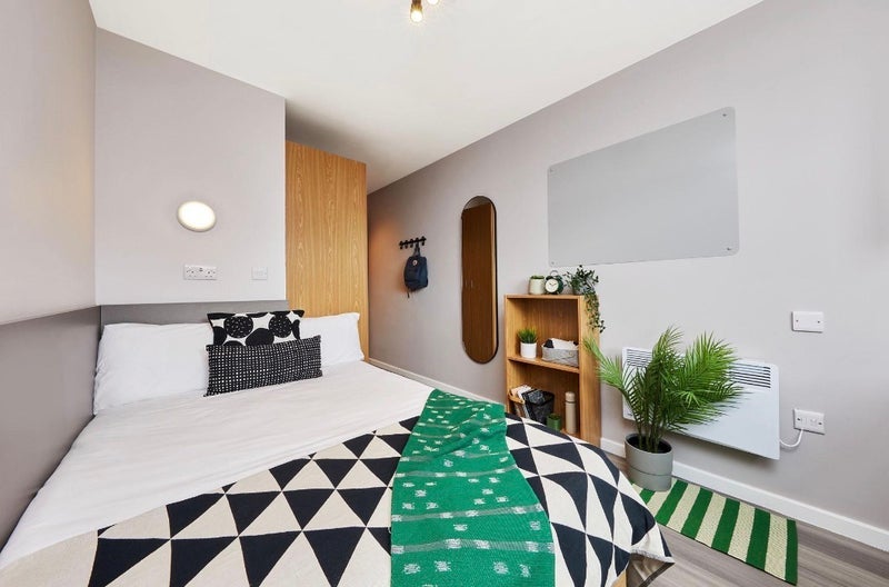 Room Jennens Road in Birmingham