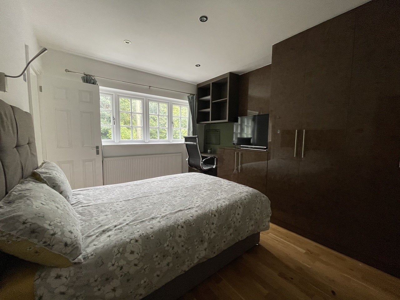 Room South Road in Borough of Runnymede