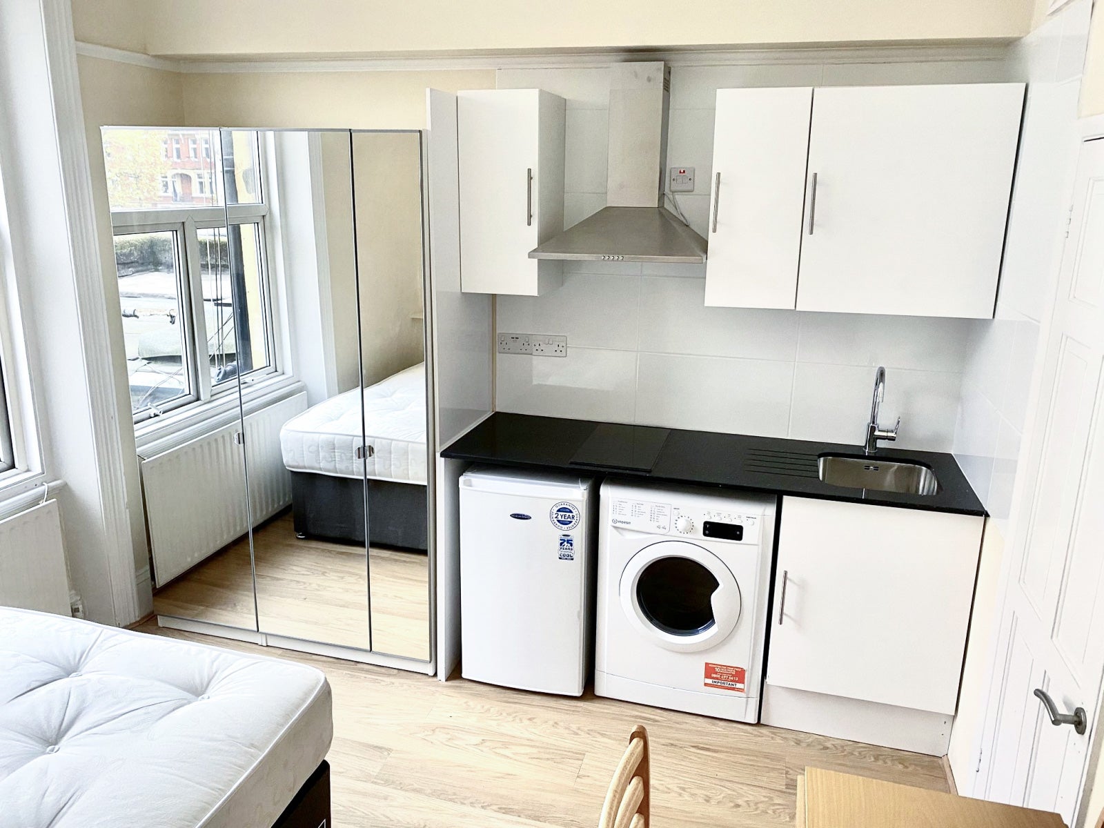 Flat Kensington High Street in Greater London