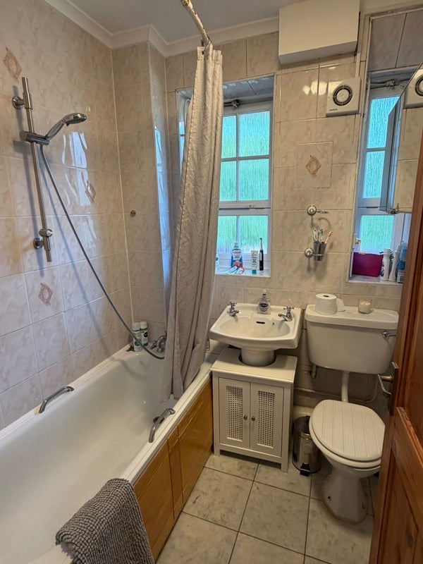 Room Dolland Street in Greater London