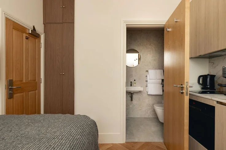 Flat Gloucester Avenue in Greater London
