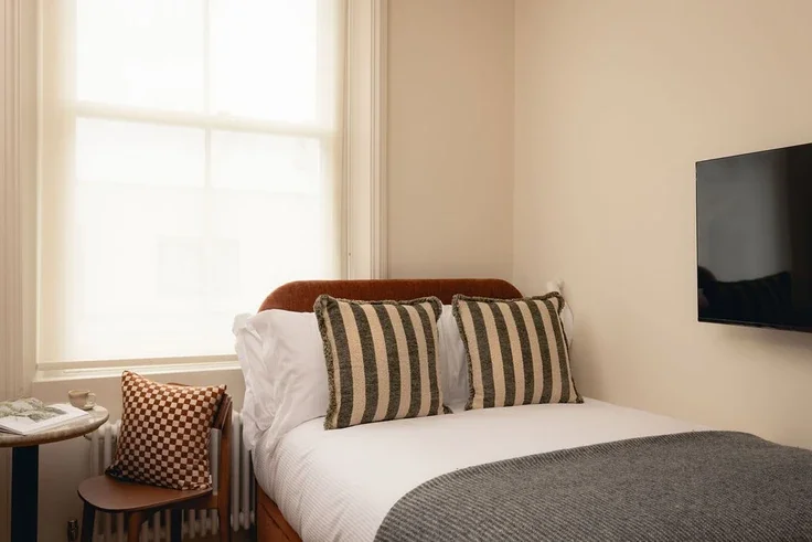 Flat Gloucester Avenue in Greater London
