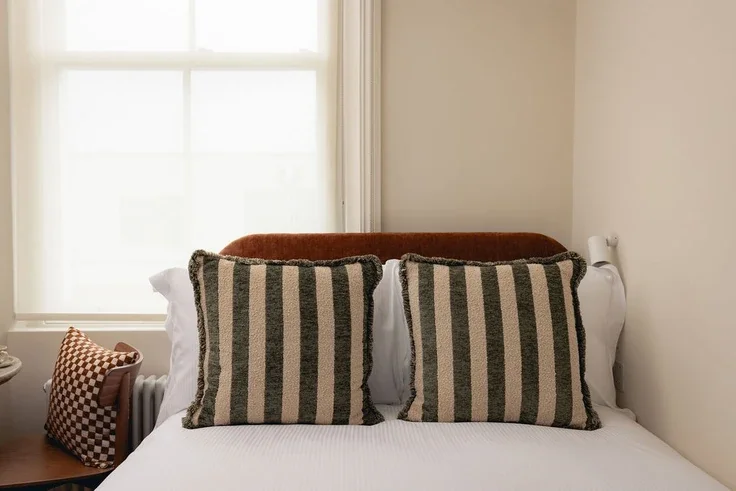 Flat Gloucester Avenue in Greater London