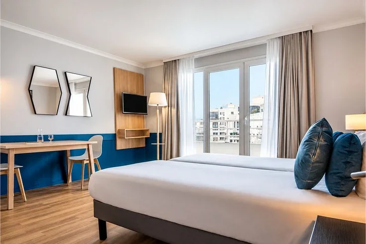 Flat Place Charras in Courbevoie