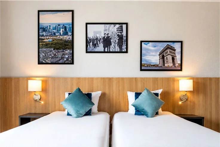 Flat Place Charras in Courbevoie