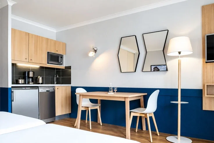 Flat Place Charras in Courbevoie