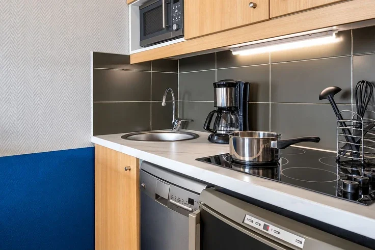 Flat Place Charras in Courbevoie