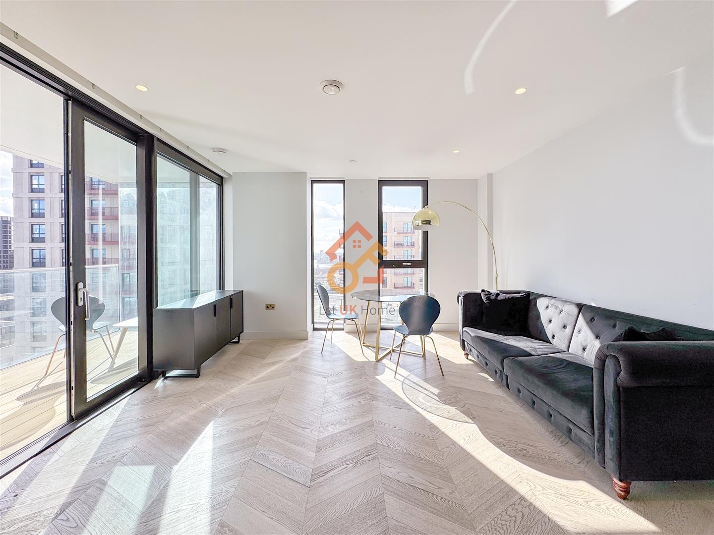 Flat Tidemill Square in London