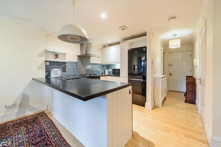 Flat Harrow Lane in Maidenhead