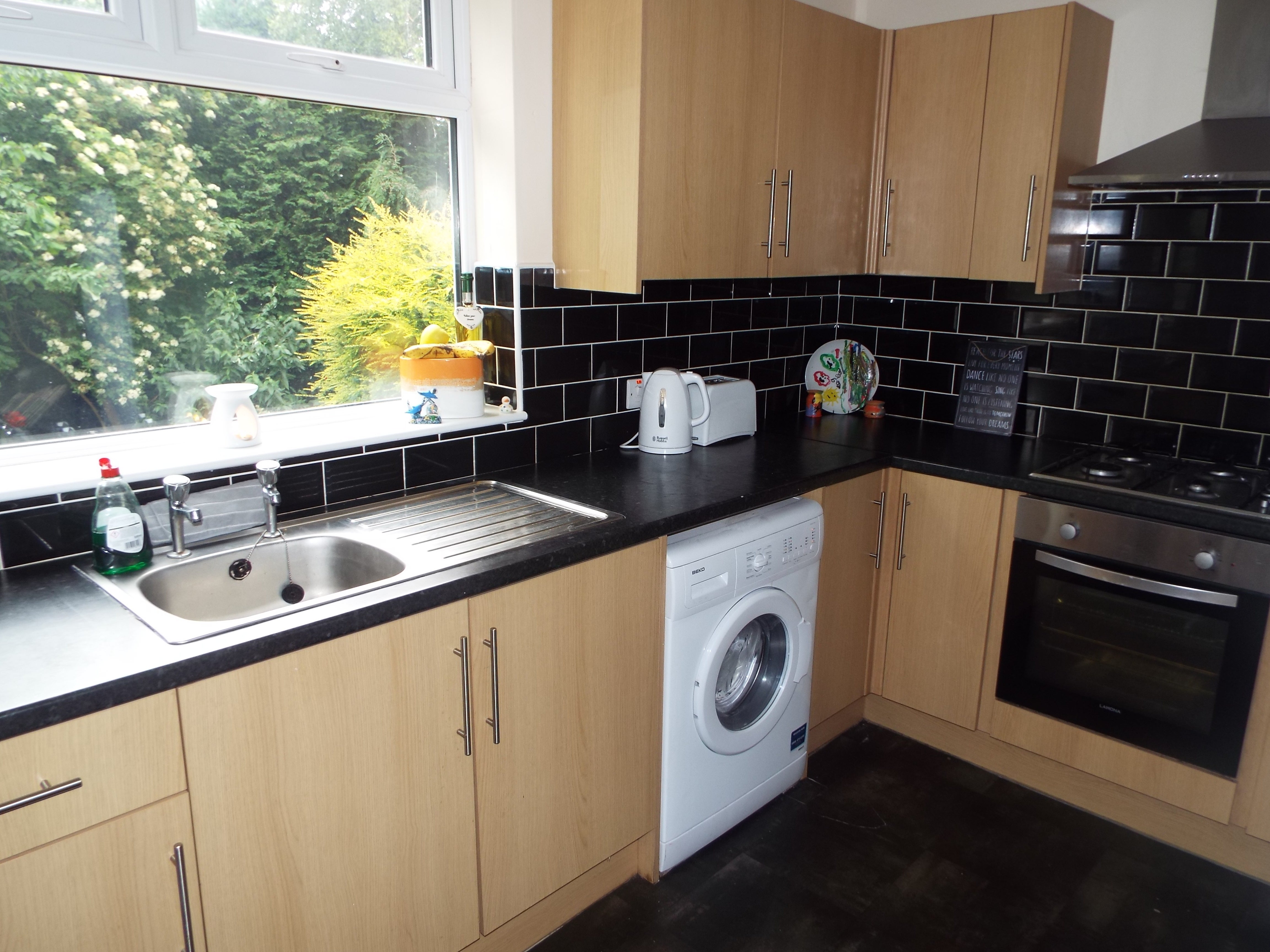 House Henry Avenue in Mansfield Woodhouse