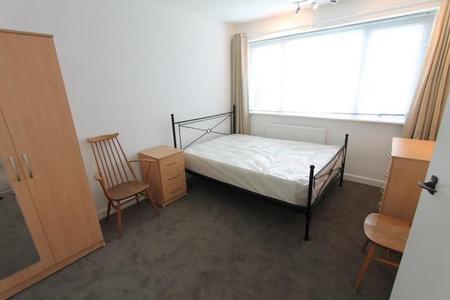 Flat Acacia Road in Royal Leamington Spa