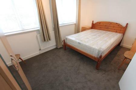 Flat Acacia Road in Royal Leamington Spa