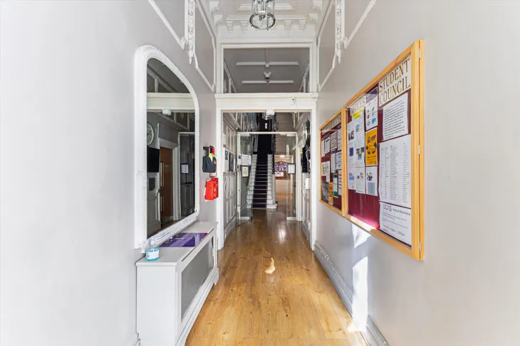 Flat Queen's Gate in Greater London