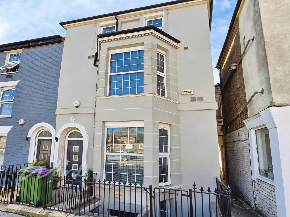 Room Shellons Street in Folkestone and Hythe District