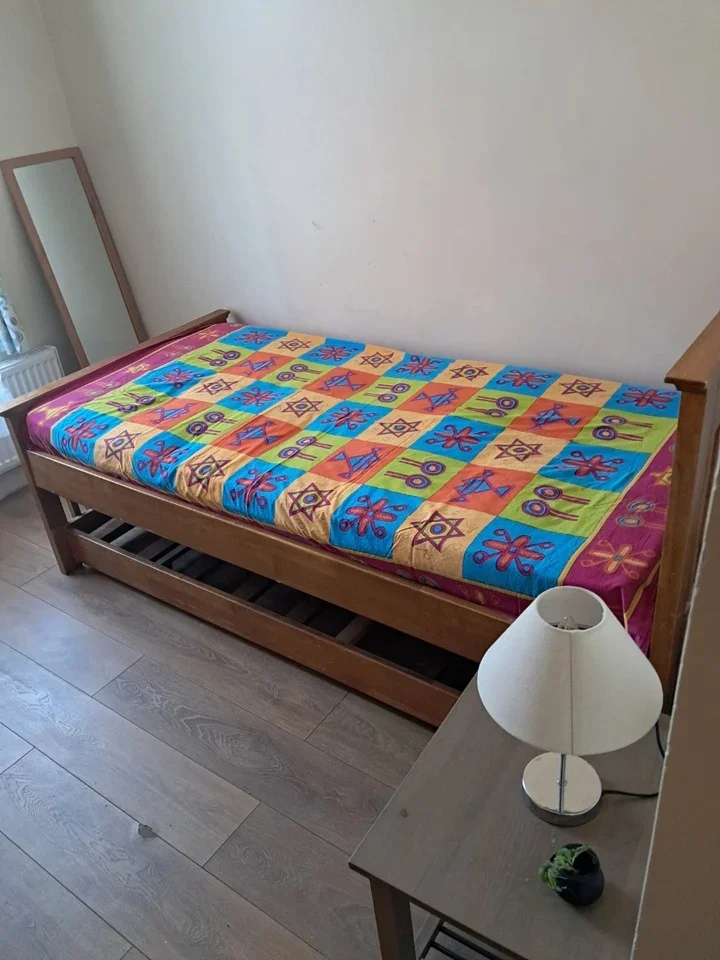 Room Thurso Street in Greater London