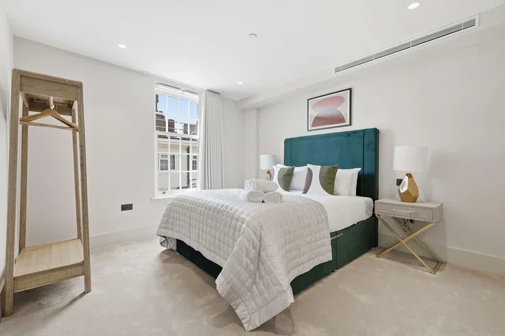 Flat Cheyne Walk in Greater London