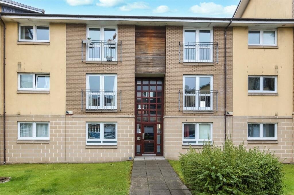 Flat Whitehill Court in Glasgow
