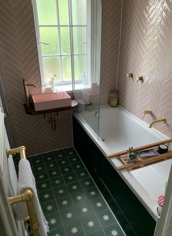 Room Bentworth Road in Greater London
